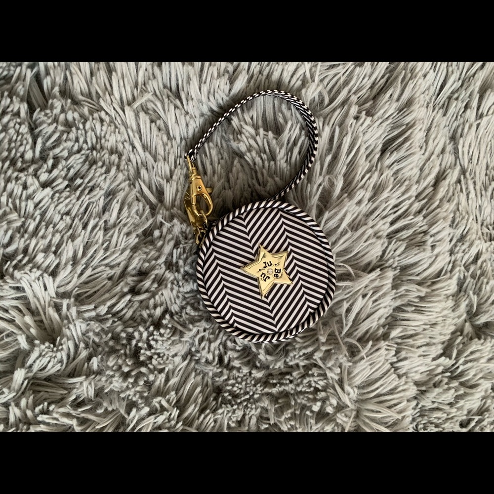 Ju-Ju-Be paci pod